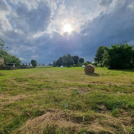 W Malym Sadzie Villa *