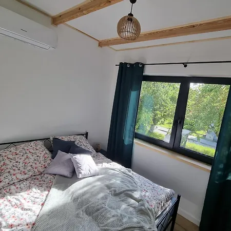 Villa W Malym Sadzie *