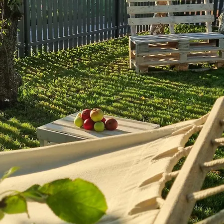 W Malym Sadzie Villa *