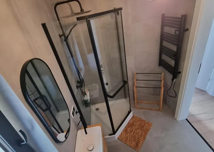 W Małym Sadzie Willa *