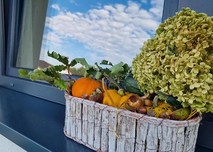 W Małym Sadzie Willa *